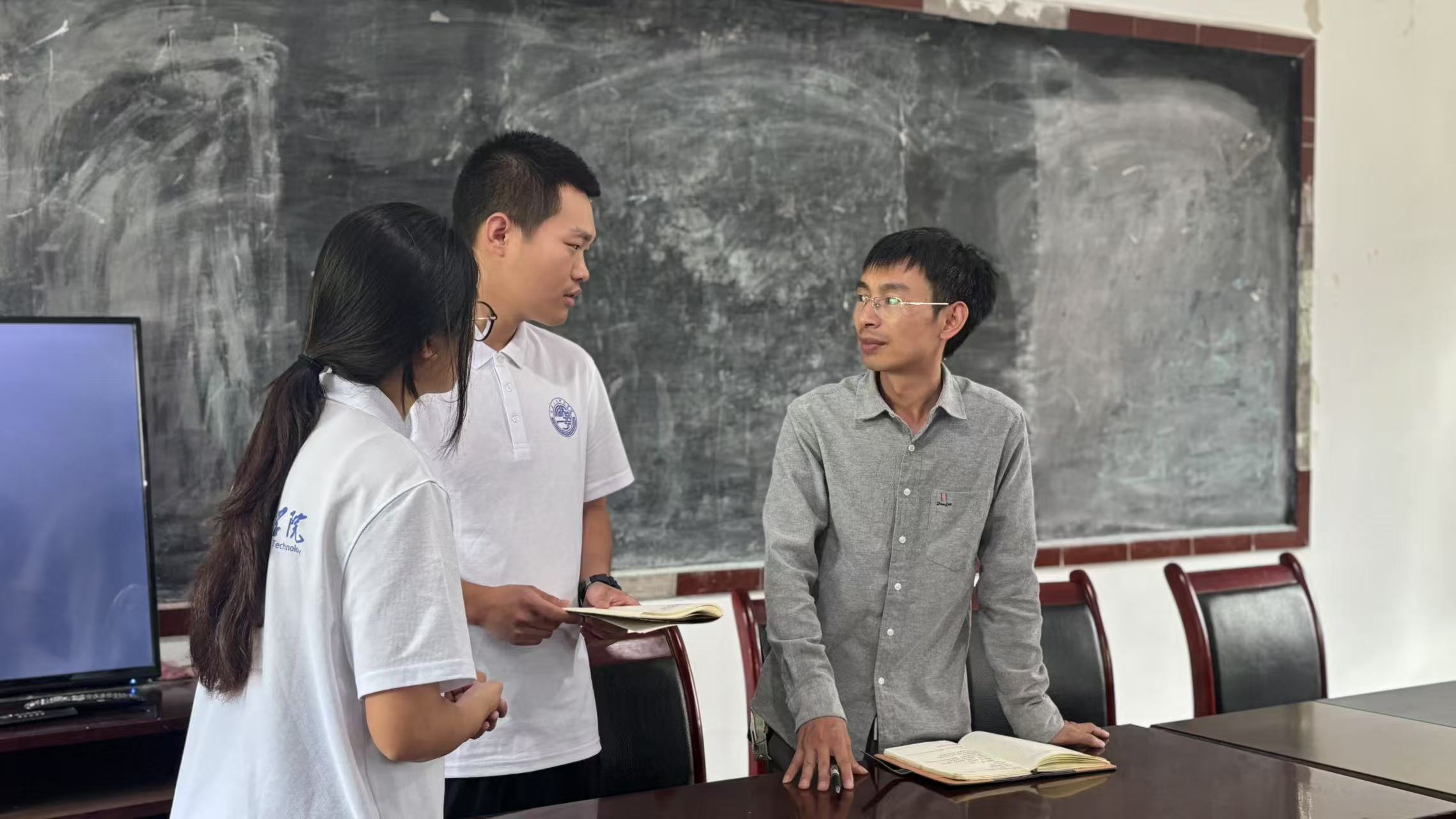 Ӵ嵳ȺĹٿ УʵŶ̽巢