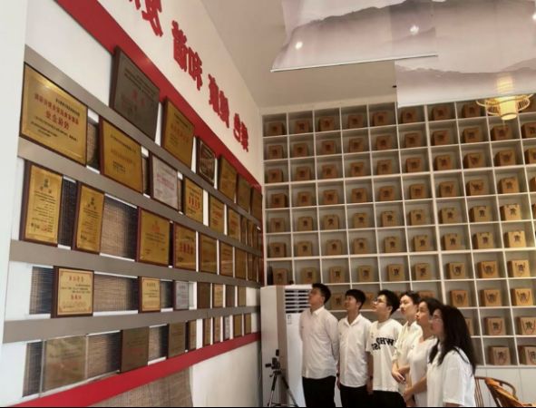 ũִѧѧԺʵӸУ˵̬ɫ&#8203;