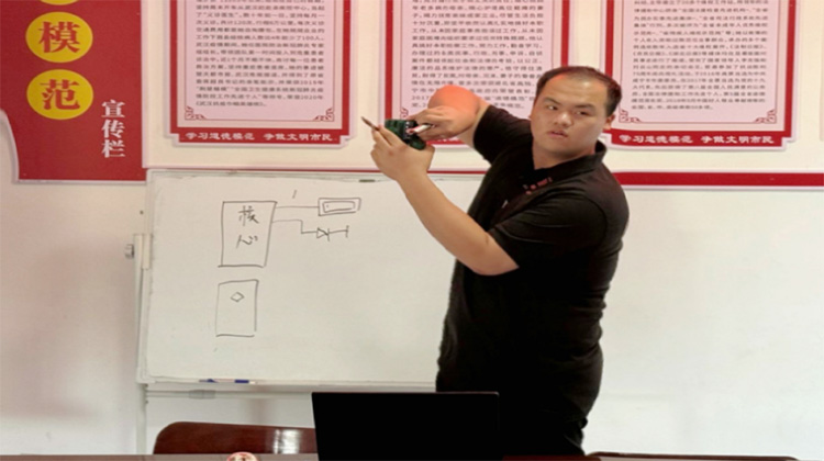 ǻȼƼΣС۳ͯļ䡪Ԫƻǻ־ԸӿտΪ֮ͯ