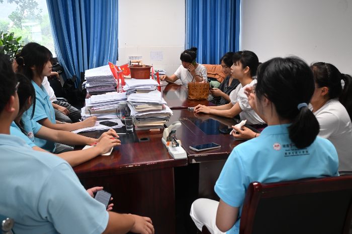 ӳ; ŶӶԻУѽʦ չ״