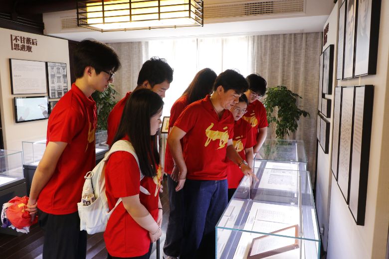 ְҵѧഺ򵳡ǻ𴫳СʵŶѰɫػ