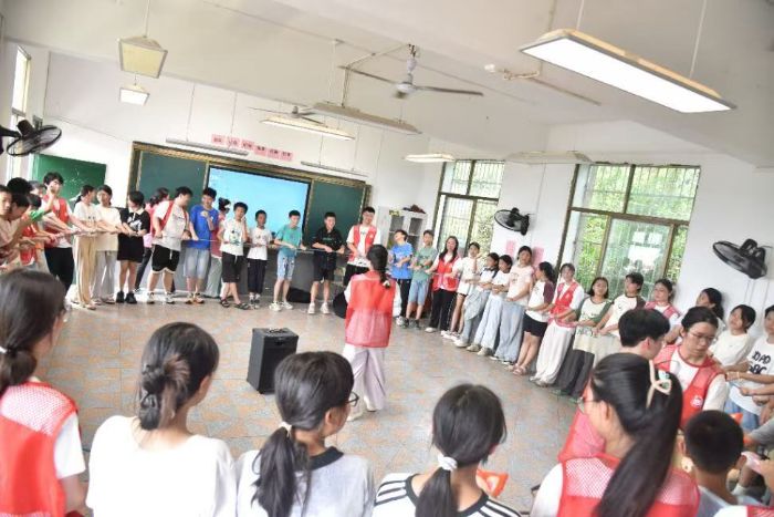 ϹѧԺ硪Ʊ꣬ഺůͯ