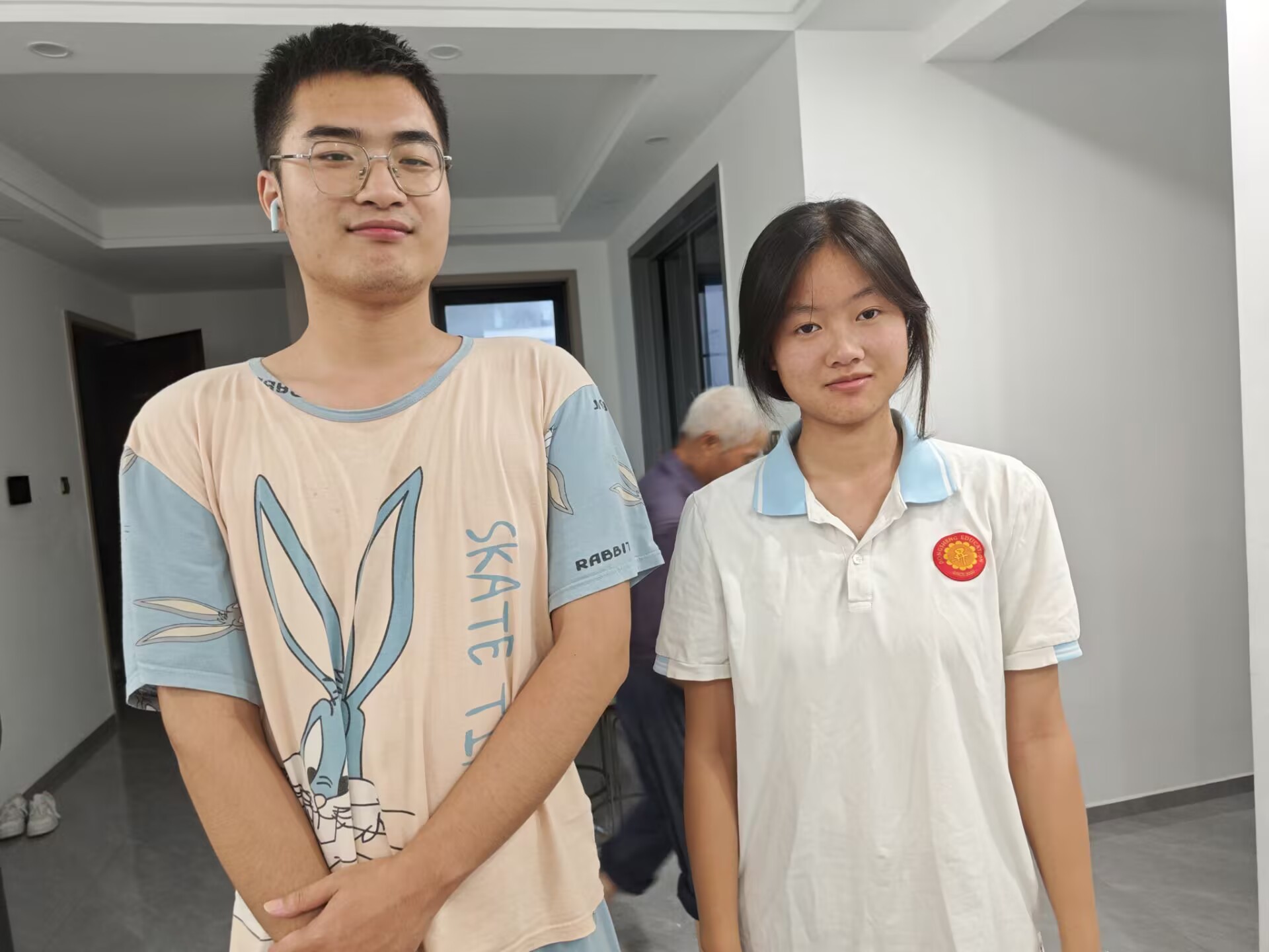 ߿еǻͻΧշǽ̡ŶӰ춫߼ѧAI·