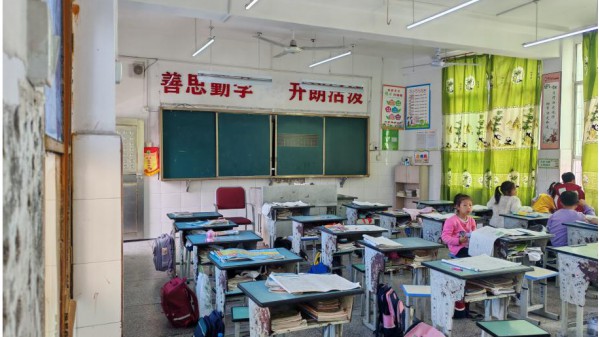图1 图为天师小学教室设施 通讯员 刘姿涵 供图