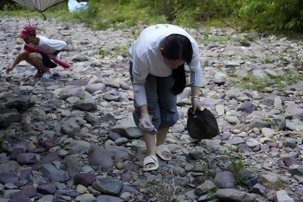 ӡһ𣬡Ϫ֪СŶжػϪ̬ɫ