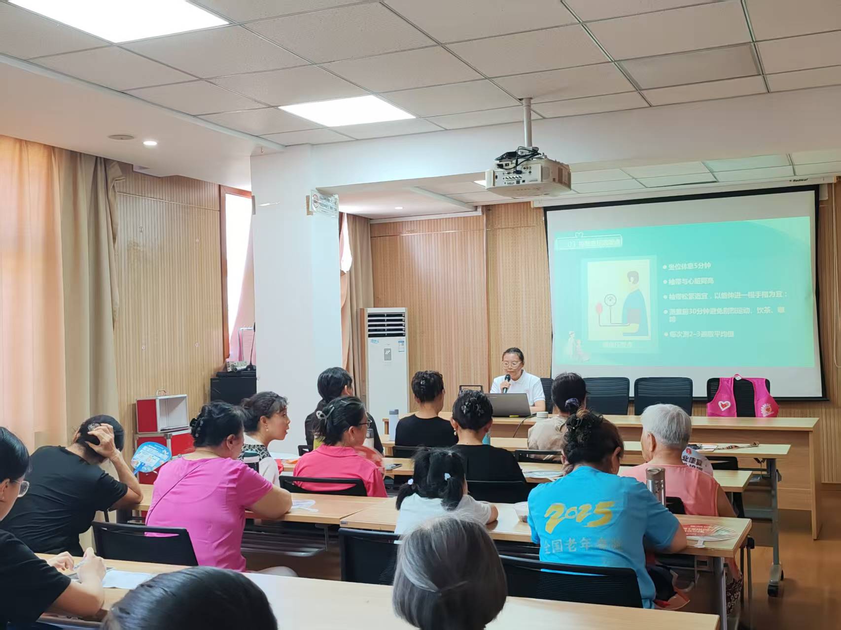 ݴѧ 2025"һ֧" Ŷǰαഺ֮ů