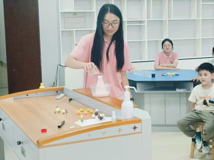 ̽����Ȼ�뻯ѧ���أ����տ��ý���ʵ�����ֹ�˫����Ȥ