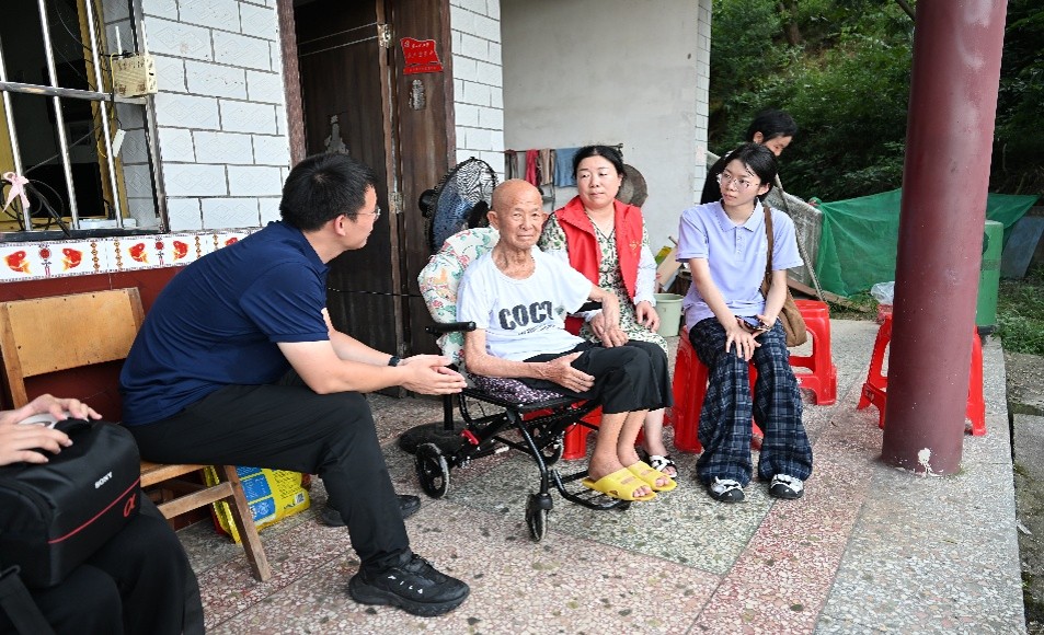 �Ի��ϵ�Ա�����괴ҵ�ߣ����ƴ�ʵ���Ž���ʯ����ֽɡ��������