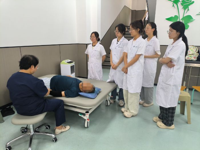 ����ҽѧԺ�������ǻ�.ҽ�����Ρ������ | ��Ա������㿪չרҵ���������������񽡿�����