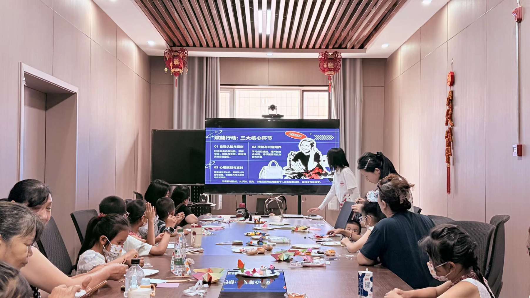 ʳƷ��ѧ�빤��ѧԺ����͡��⣬��滤�����߲���ʵ���ſ�չ��ɫŮ�Գɳ�����ɳ���
