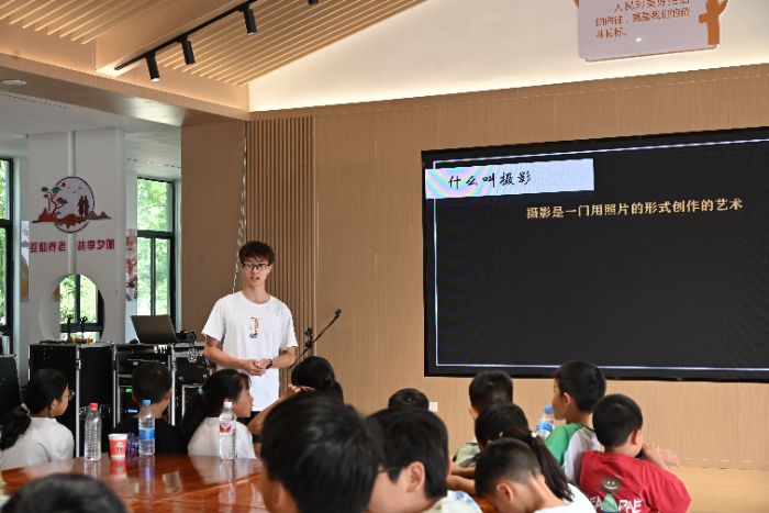 �Ӻ�ѧ�������磺�Ź�������ɽ�գ�ȡ�������ƺ�ƪ������չ��Ӱ����������