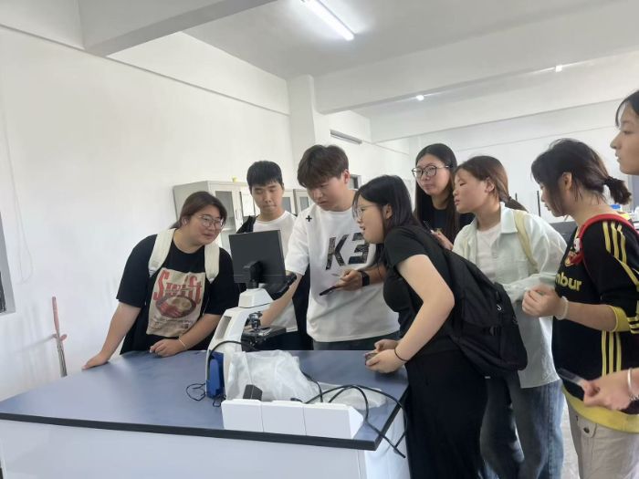 �ӿ��õ���Ұ������ְҵ����ѧԺ��00����ũ�˵ĿƼ���ũ·