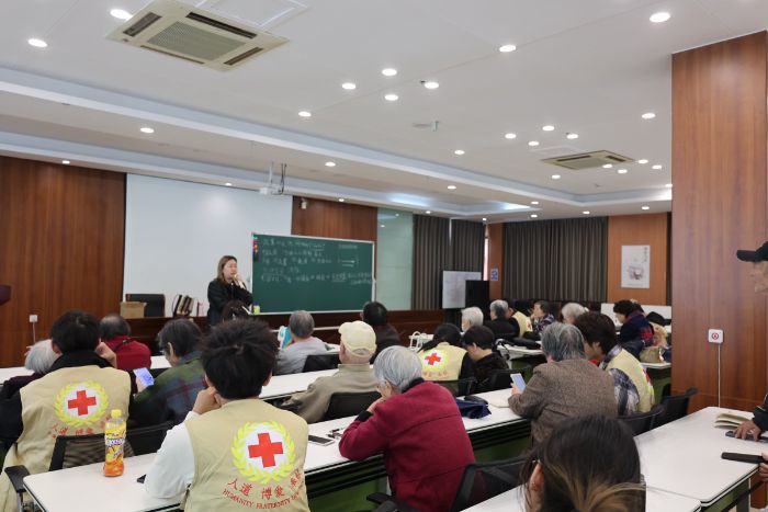 �ഺ�������� ���Լ������š���ͨ��־Ը���߽������ѧ������������ʱ��